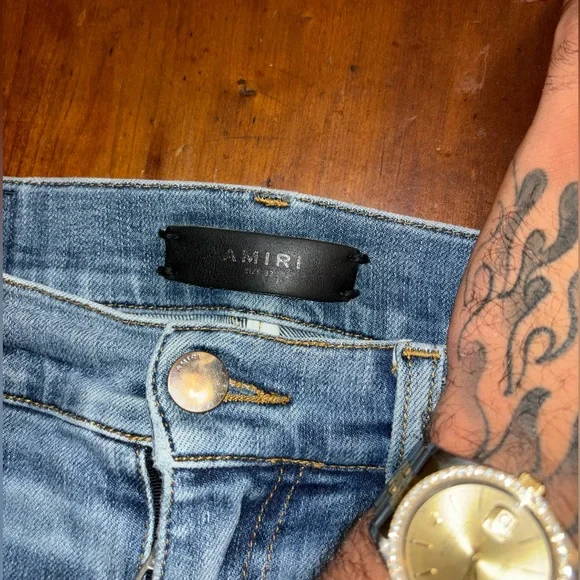 I'm selling Mike Mary jeans very expensive high class good